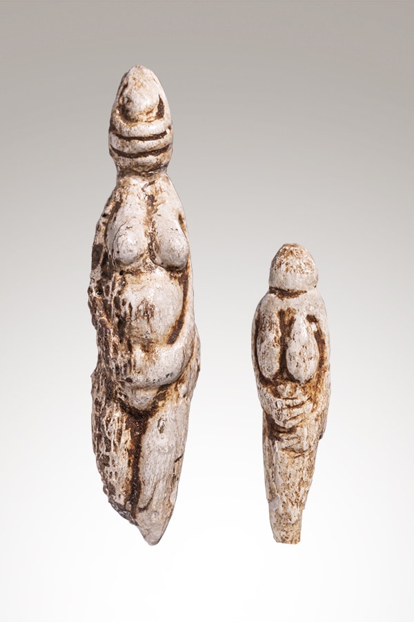 'Veneri di Parabita' statuette femminili in osso