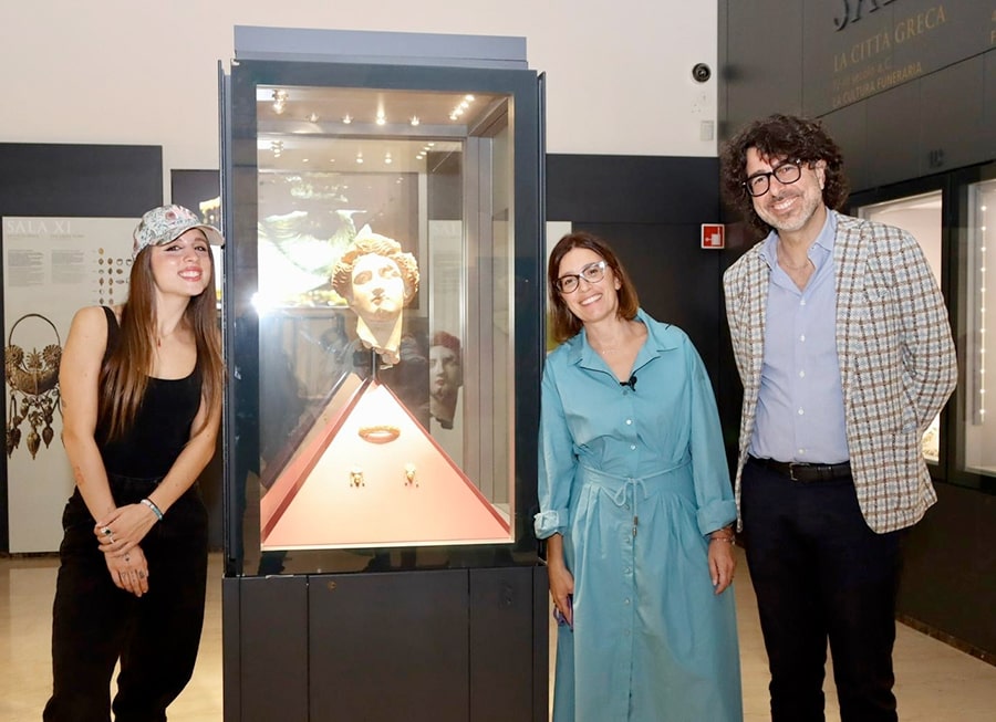 Angelina Mango incantata dal Museo di Taranto